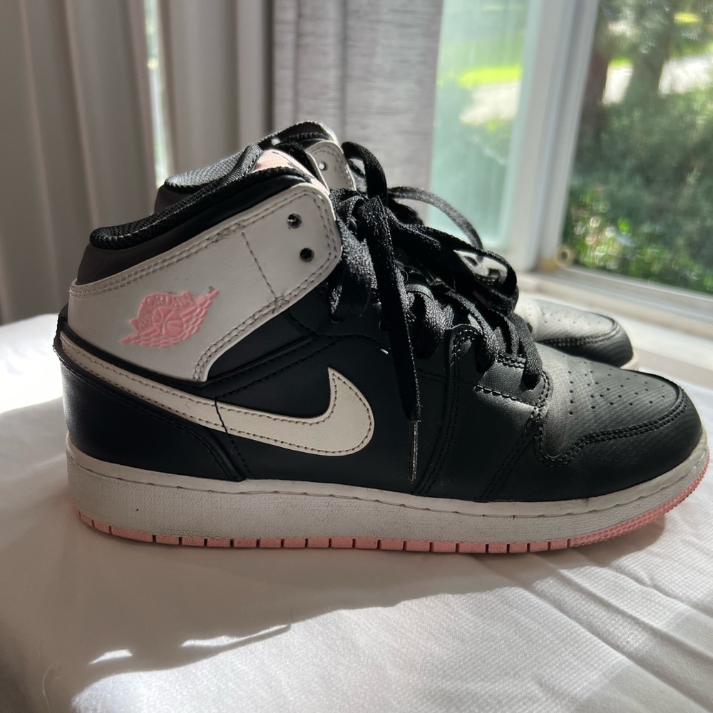 Air Jordan 1 Mid Black/White/Pink Kids Shoe Size 5.5Y - Picture 14 of 14